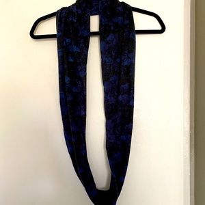 Infinity scarf